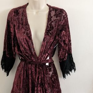 Burnout velvet robe